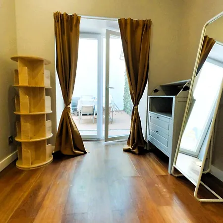 Апартаменты T2 Renovado Com Terraco Em Arroios