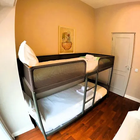 T2 Renovado Com Terraco Em Arroios Лиссабон